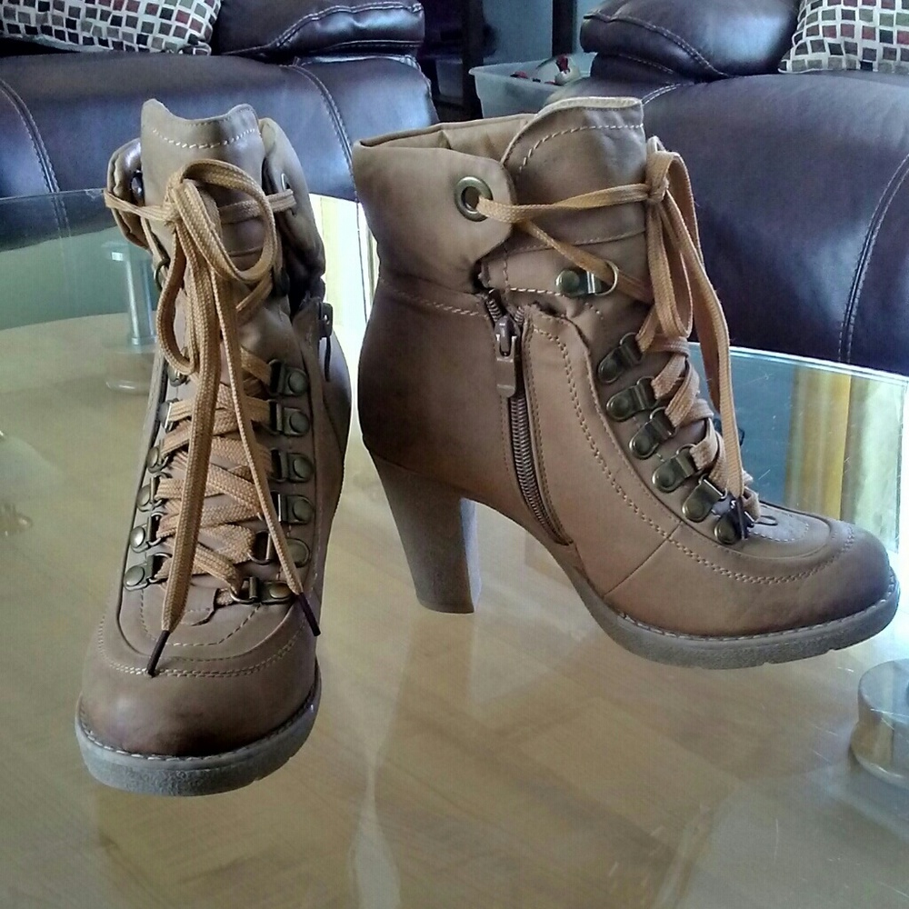 Charlotte Russe Tan Chunky Heel Boots